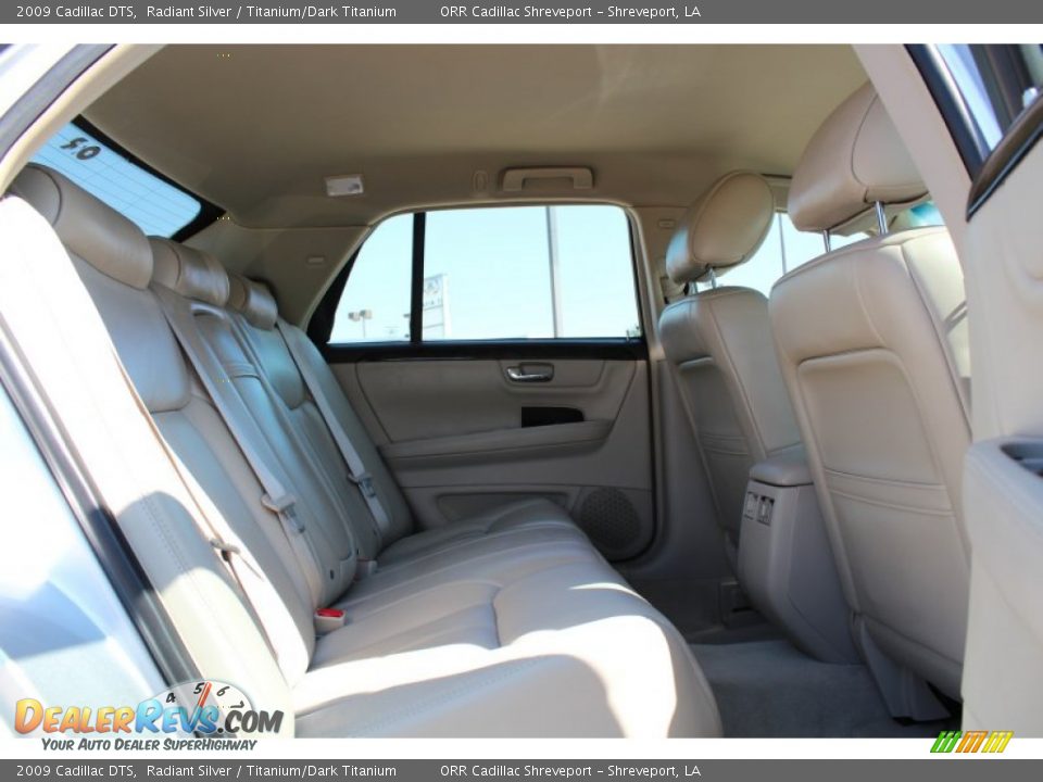 2009 Cadillac DTS Radiant Silver / Titanium/Dark Titanium Photo #23