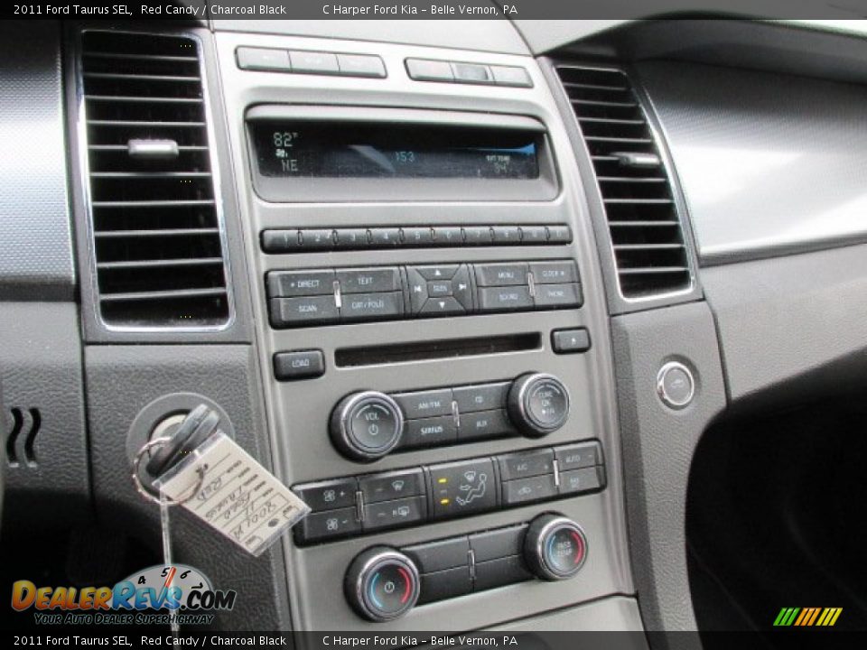 Controls of 2011 Ford Taurus SEL Photo #15
