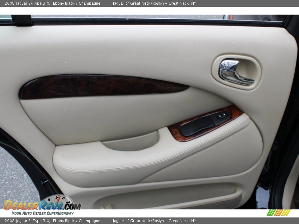 Door Panel of 2008 Jaguar S-Type 3.0 Photo #16