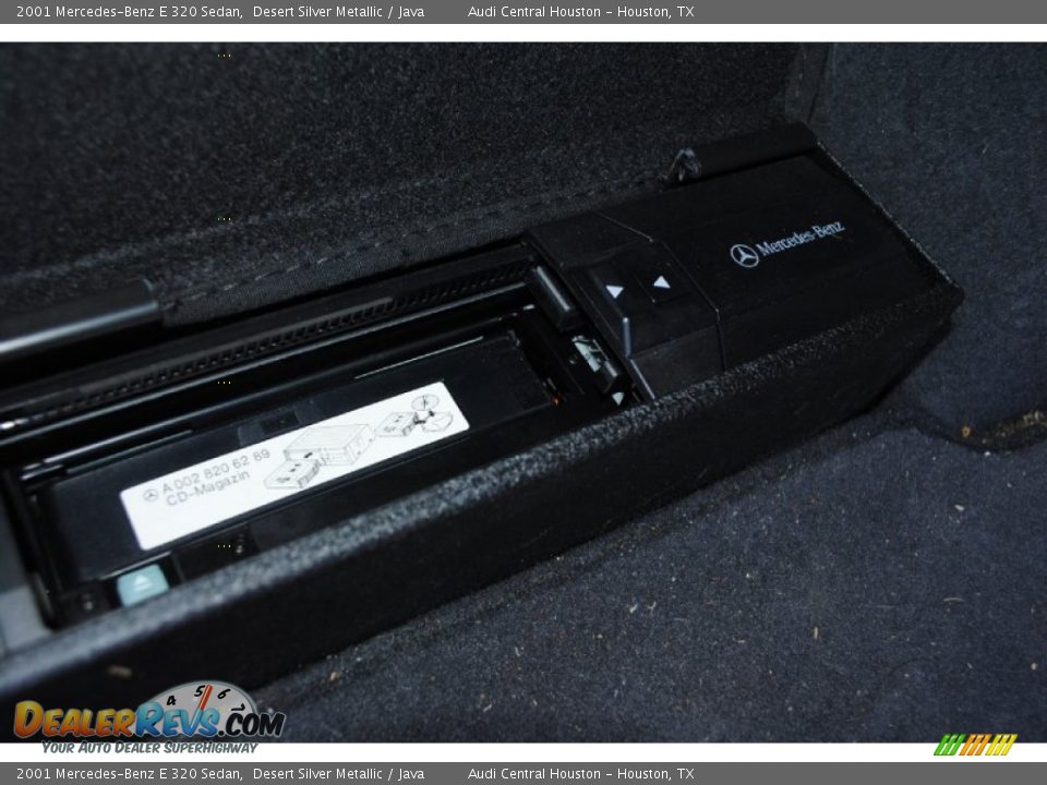 2001 Mercedes-Benz E 320 Sedan Desert Silver Metallic / Java Photo #27