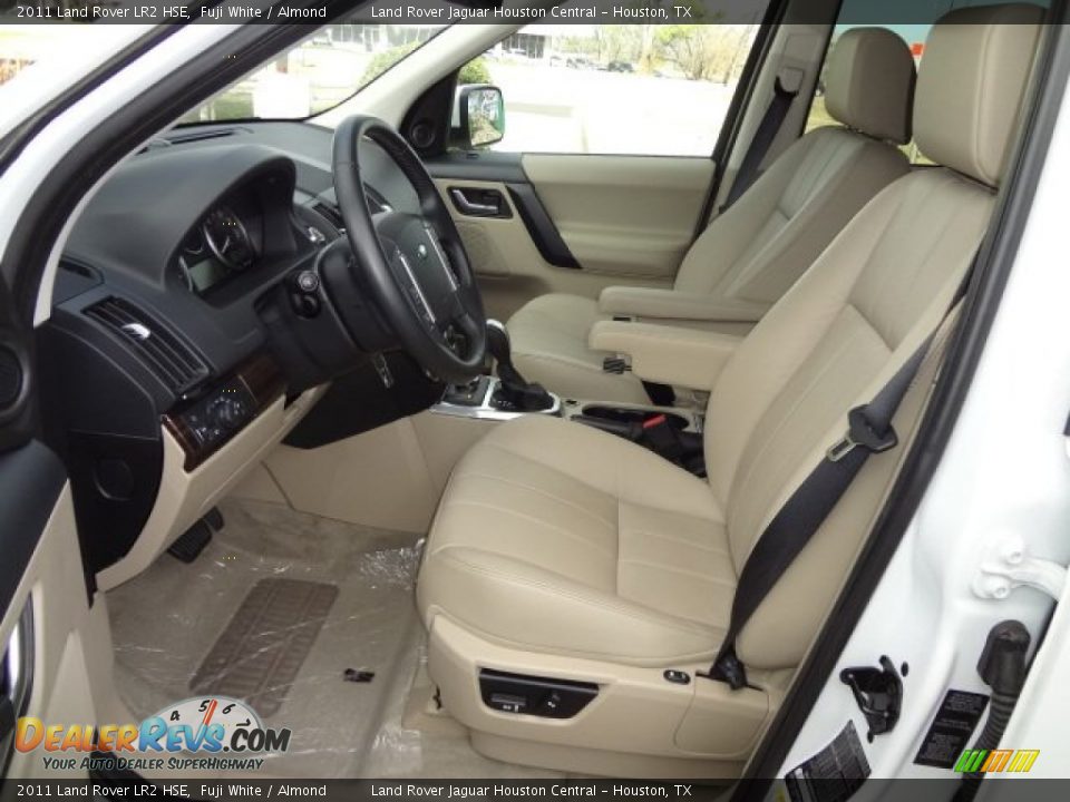 2011 Land Rover LR2 HSE Fuji White / Almond Photo #2
