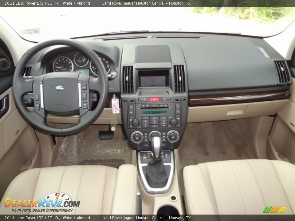 2011 Land Rover LR2 HSE Fuji White / Almond Photo #3
