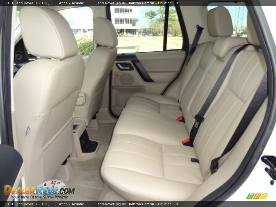 2011 Land Rover LR2 HSE Fuji White / Almond Photo #4