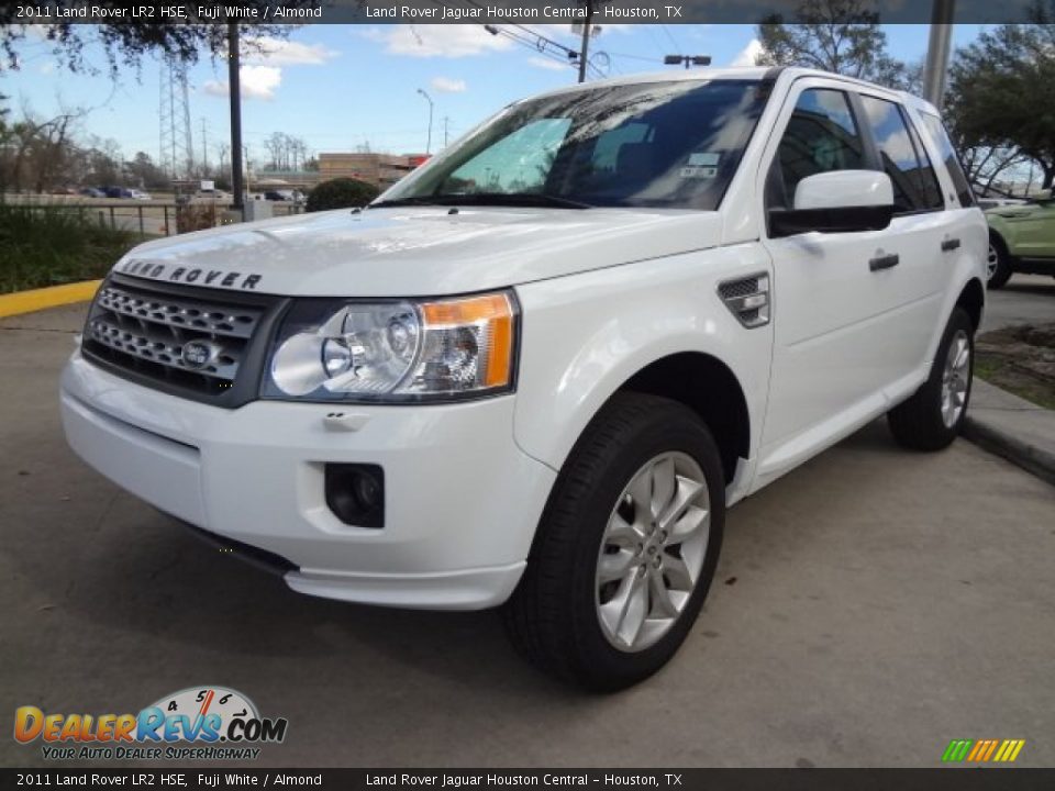 2011 Land Rover LR2 HSE Fuji White / Almond Photo #5