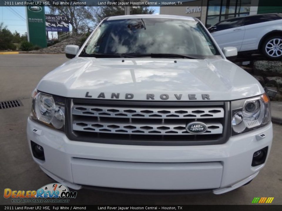 2011 Land Rover LR2 HSE Fuji White / Almond Photo #6