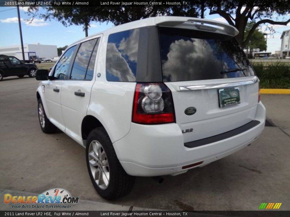 2011 Land Rover LR2 HSE Fuji White / Almond Photo #8