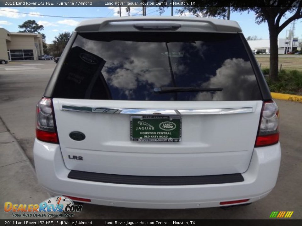 2011 Land Rover LR2 HSE Fuji White / Almond Photo #9