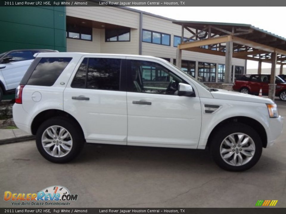 2011 Land Rover LR2 HSE Fuji White / Almond Photo #11