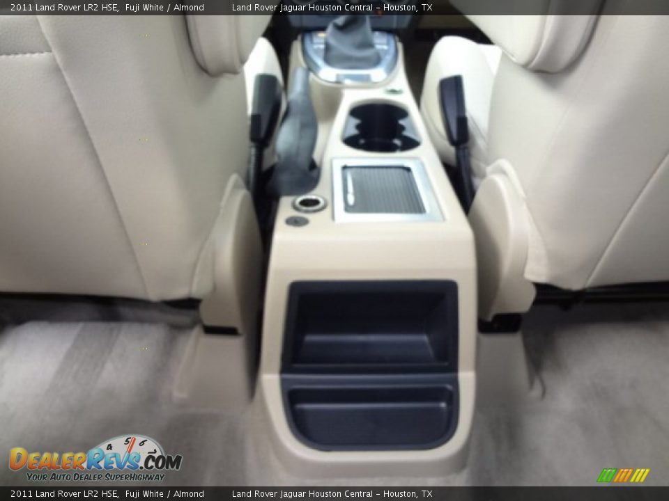 2011 Land Rover LR2 HSE Fuji White / Almond Photo #19