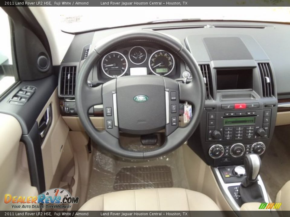 2011 Land Rover LR2 HSE Fuji White / Almond Photo #20