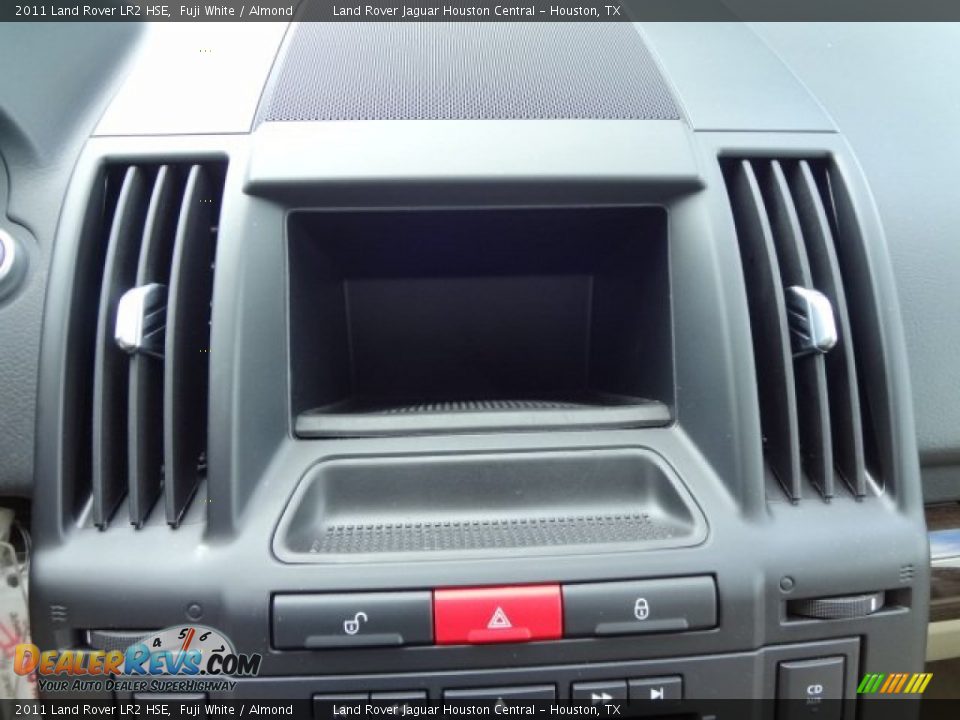 2011 Land Rover LR2 HSE Fuji White / Almond Photo #30