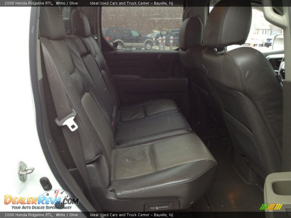Rear Seat of 2006 Honda Ridgeline RTL Photo #5
