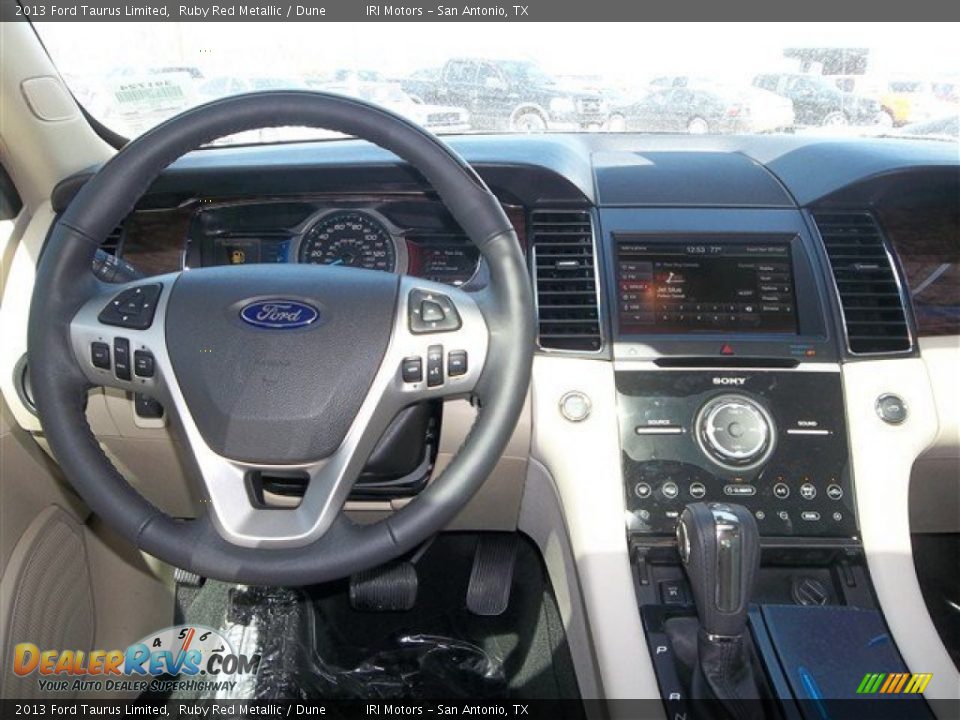 Dashboard of 2013 Ford Taurus Limited Photo #18