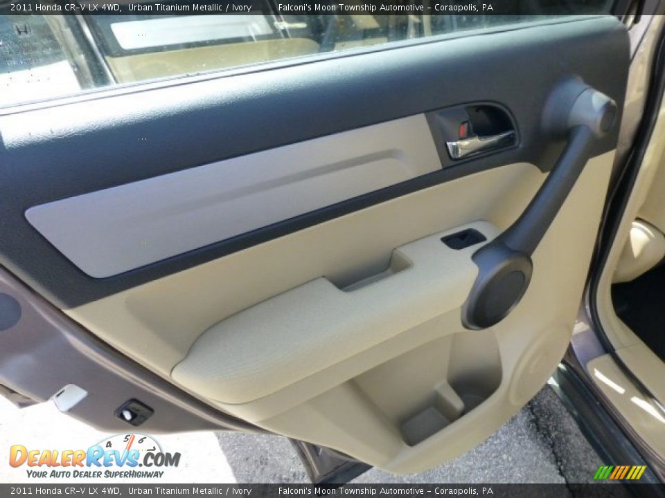2011 Honda CR-V LX 4WD Urban Titanium Metallic / Ivory Photo #18