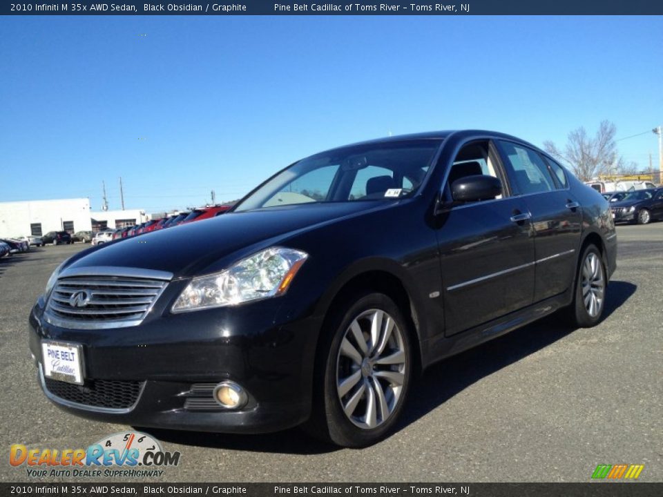 Front 3/4 View of 2010 Infiniti M 35x AWD Sedan Photo #1