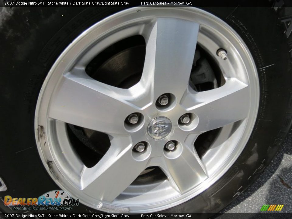 2007 Dodge Nitro SXT Stone White / Dark Slate Gray/Light Slate Gray Photo #5