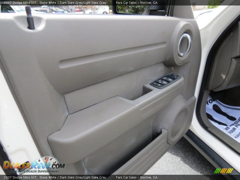 2007 Dodge Nitro SXT Stone White / Dark Slate Gray/Light Slate Gray Photo #7