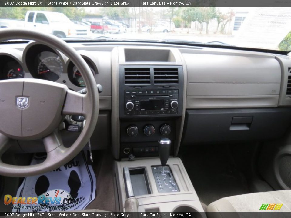 2007 Dodge Nitro SXT Stone White / Dark Slate Gray/Light Slate Gray Photo #9