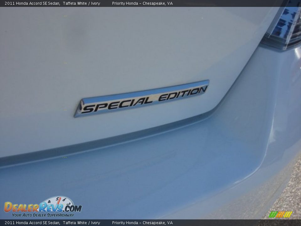 2011 Honda Accord SE Sedan Taffeta White / Ivory Photo #29