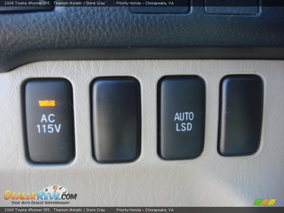 2006 Toyota 4Runner SR5 Titanium Metallic / Stone Gray Photo #24