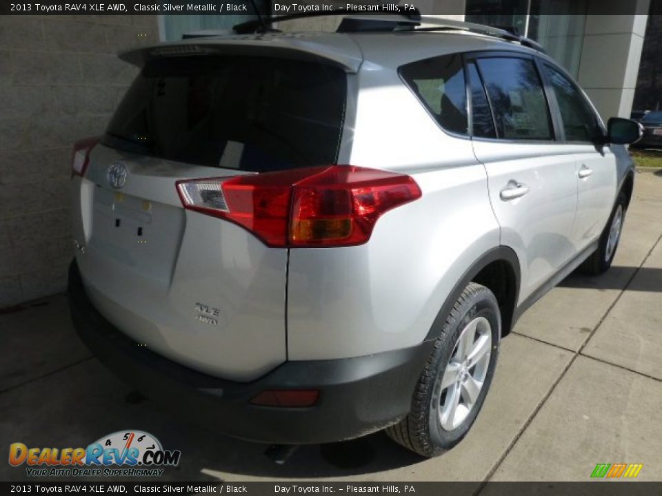 2013 Toyota RAV4 XLE AWD Classic Silver Metallic / Black Photo #2