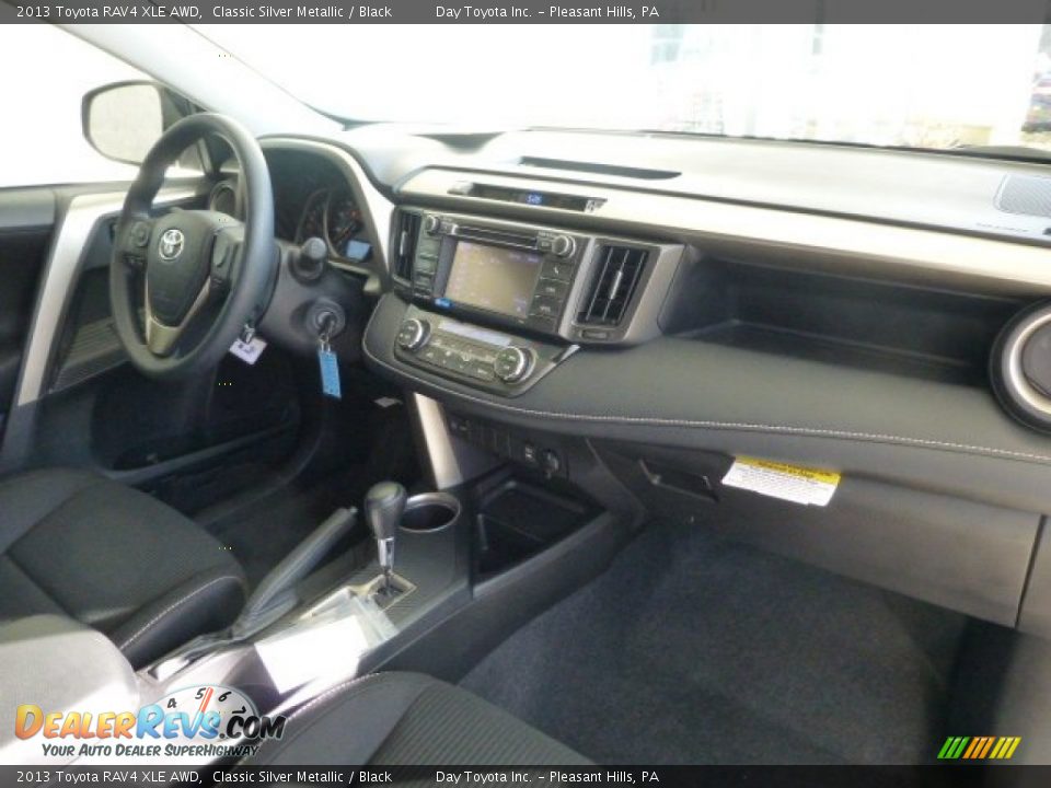 2013 Toyota RAV4 XLE AWD Classic Silver Metallic / Black Photo #10