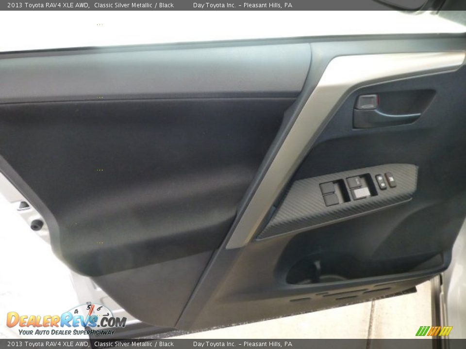 2013 Toyota RAV4 XLE AWD Classic Silver Metallic / Black Photo #16