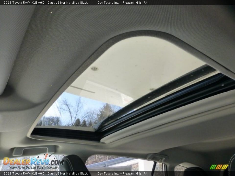 2013 Toyota RAV4 XLE AWD Classic Silver Metallic / Black Photo #17