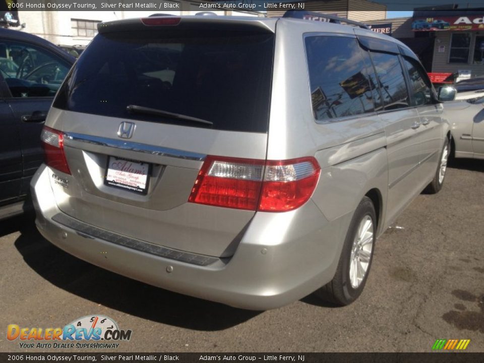 2006 Honda Odyssey Touring Silver Pearl Metallic / Black Photo #4