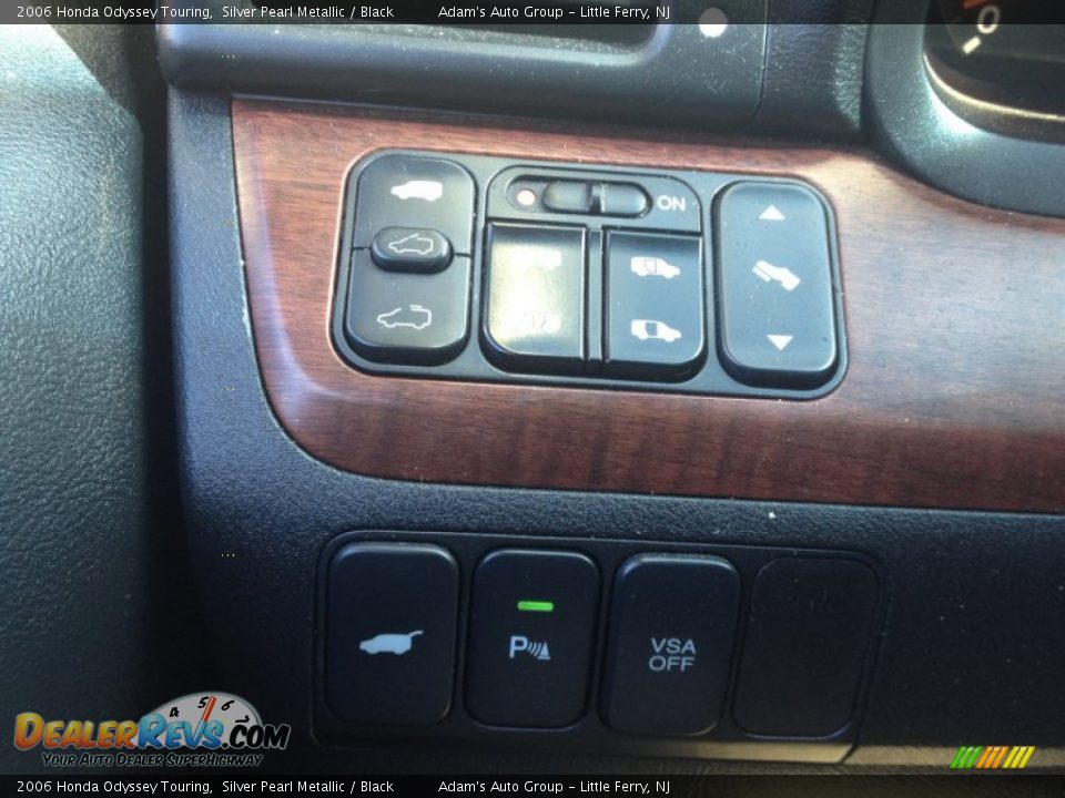 2006 Honda Odyssey Touring Silver Pearl Metallic / Black Photo #8