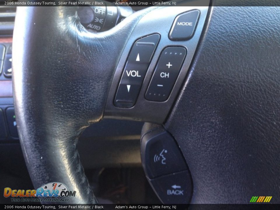 2006 Honda Odyssey Touring Silver Pearl Metallic / Black Photo #9