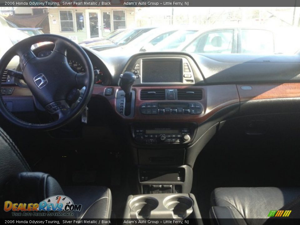 2006 Honda Odyssey Touring Silver Pearl Metallic / Black Photo #12