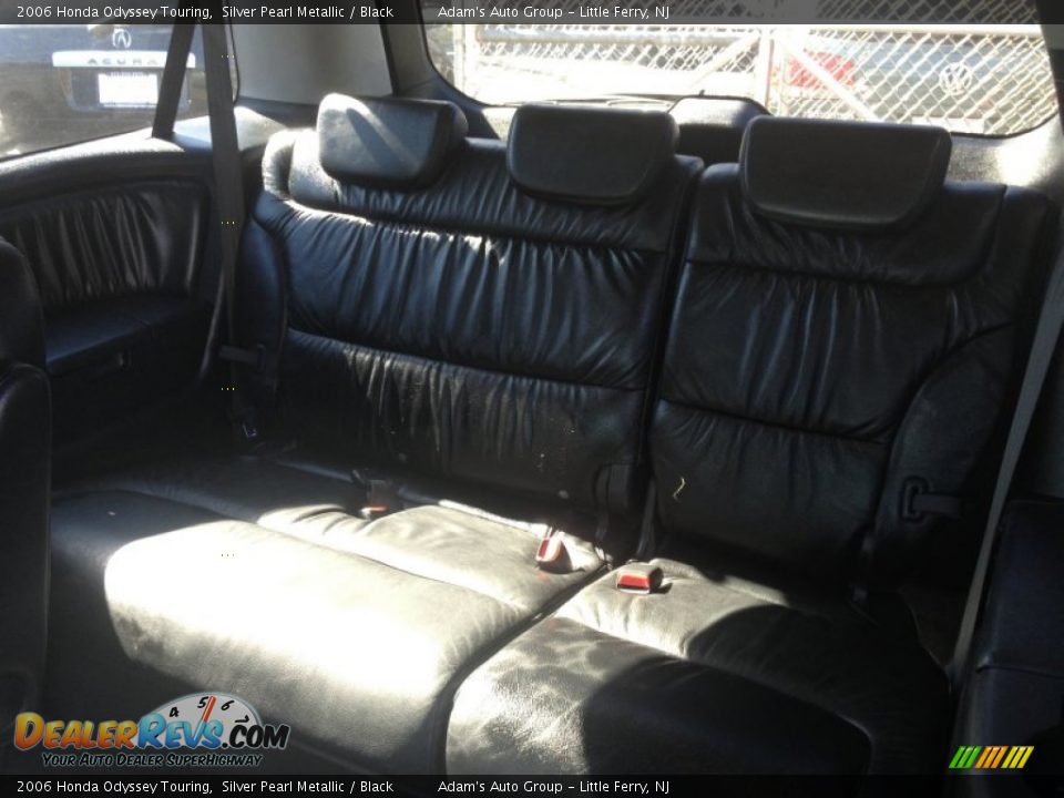2006 Honda Odyssey Touring Silver Pearl Metallic / Black Photo #16