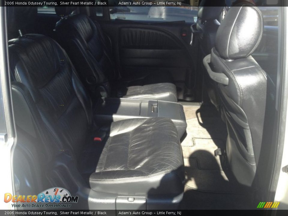 2006 Honda Odyssey Touring Silver Pearl Metallic / Black Photo #19