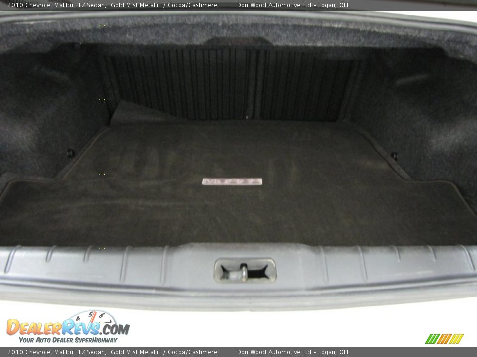 2010 Chevrolet Malibu LTZ Sedan Gold Mist Metallic / Cocoa/Cashmere Photo #3