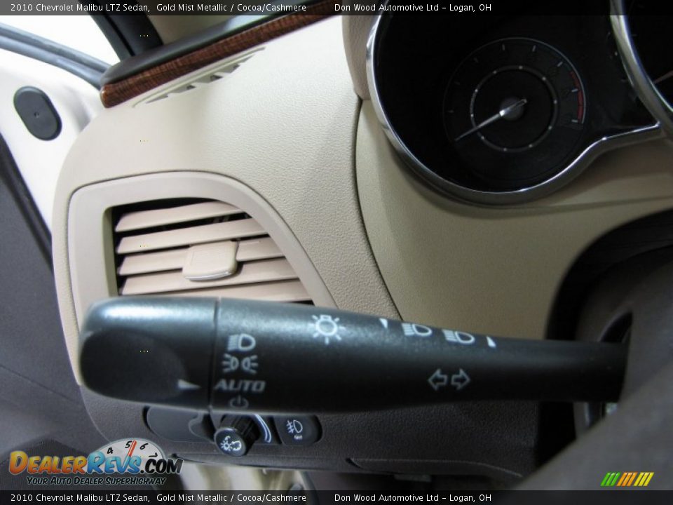 2010 Chevrolet Malibu LTZ Sedan Gold Mist Metallic / Cocoa/Cashmere Photo #17