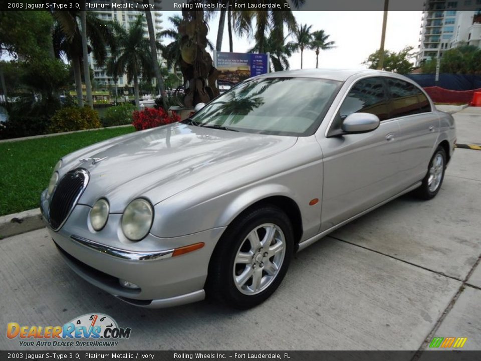 Front 3/4 View of 2003 Jaguar S-Type 3.0 Photo #1