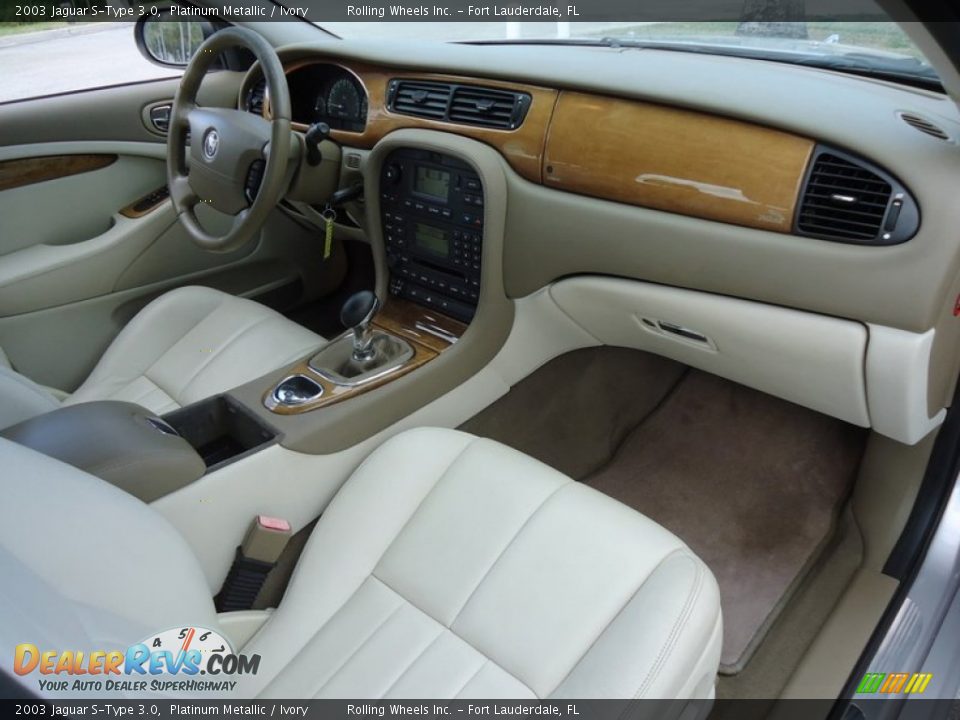 Dashboard of 2003 Jaguar S-Type 3.0 Photo #6