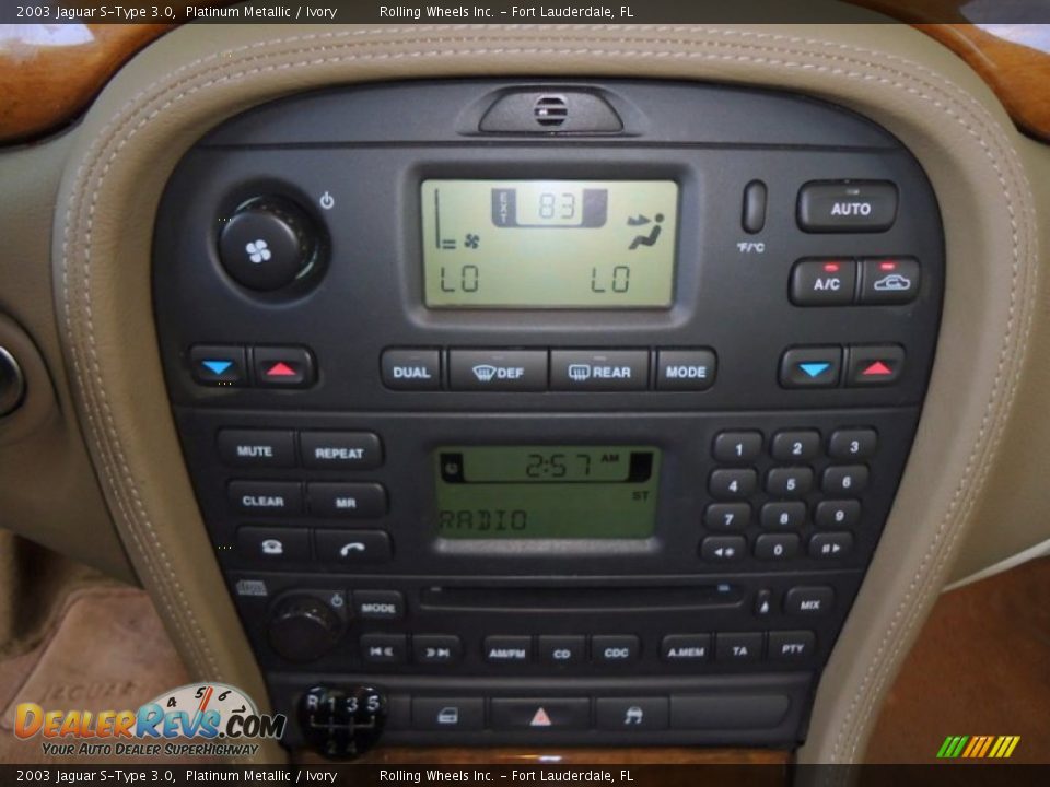 Controls of 2003 Jaguar S-Type 3.0 Photo #18
