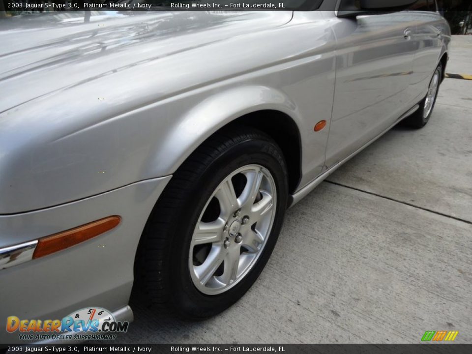 2003 Jaguar S-Type 3.0 Platinum Metallic / Ivory Photo #25