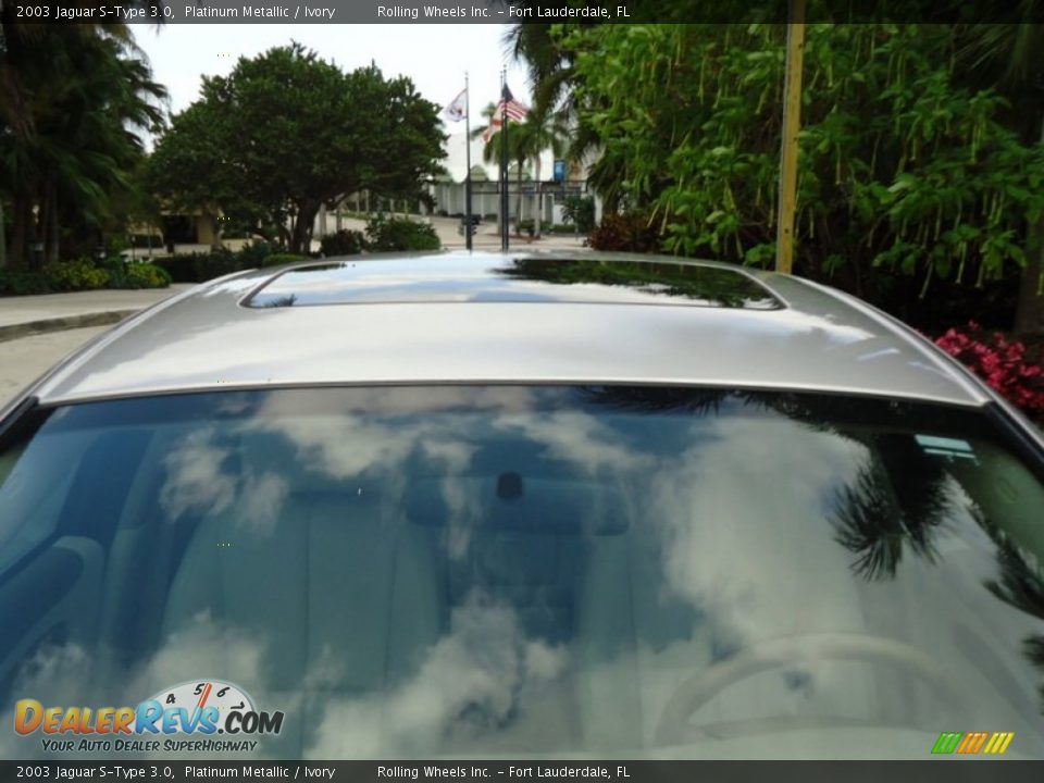 2003 Jaguar S-Type 3.0 Platinum Metallic / Ivory Photo #33