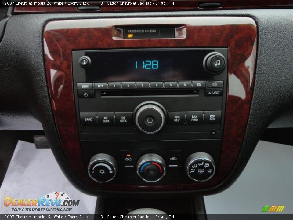 Controls of 2007 Chevrolet Impala LS Photo #12