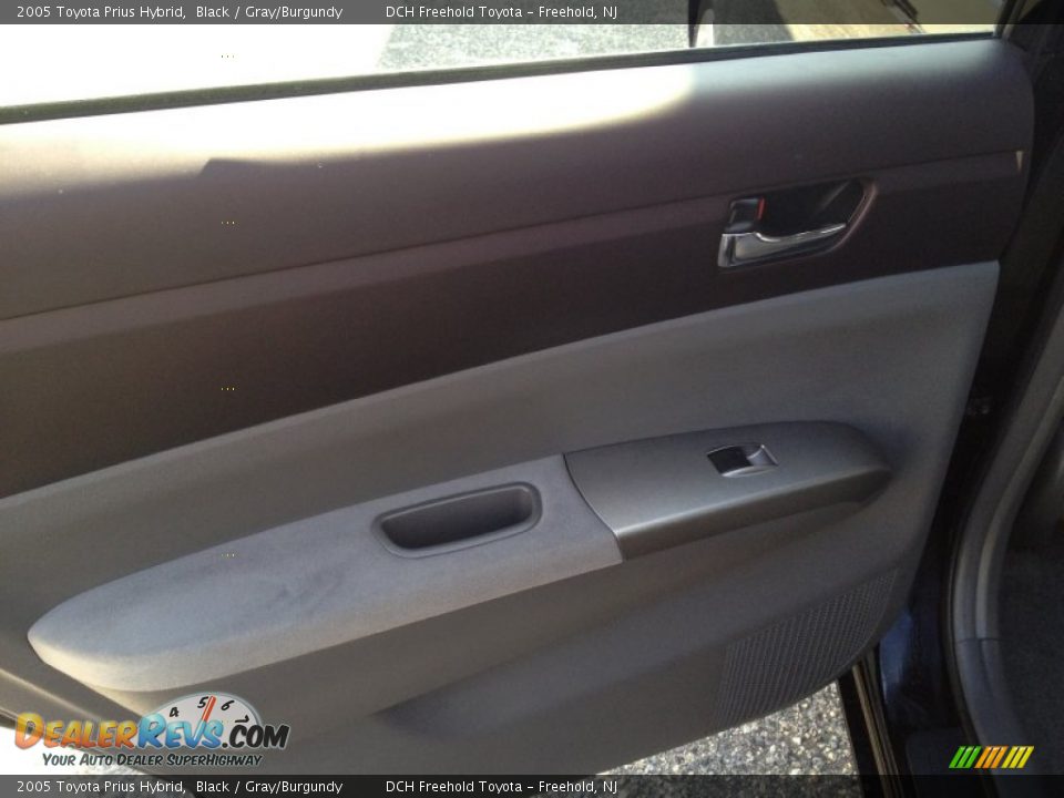 2005 Toyota Prius Hybrid Black / Gray/Burgundy Photo #9