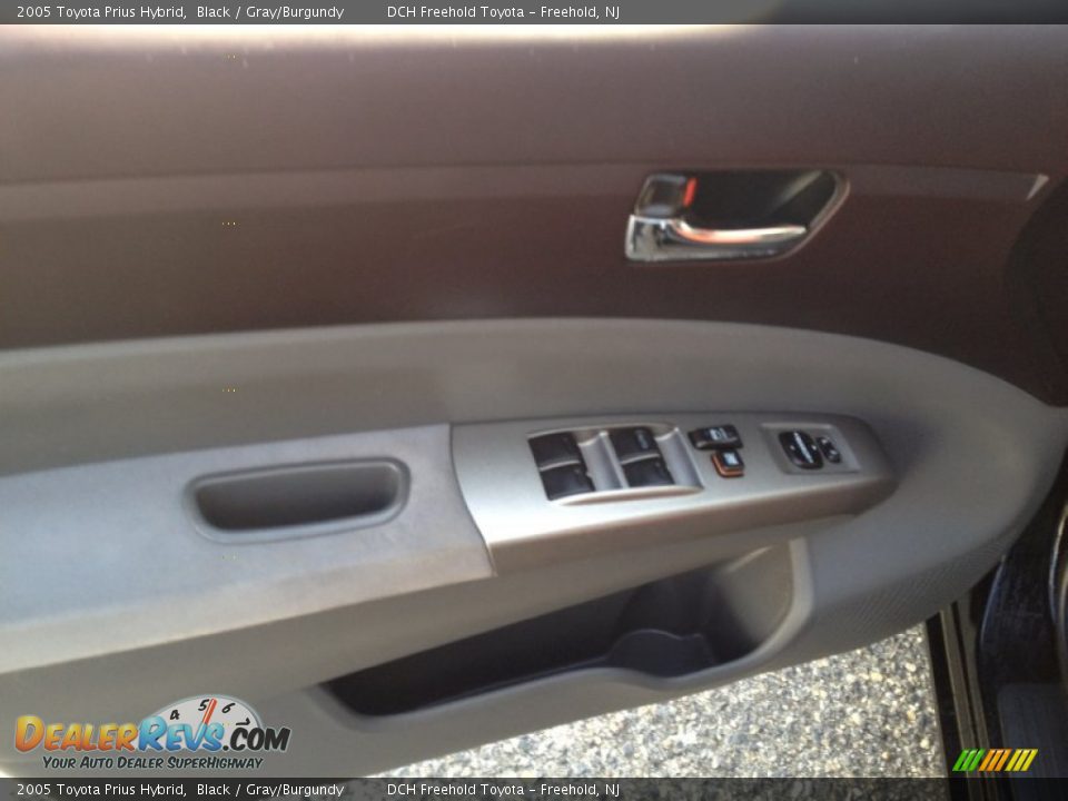 2005 Toyota Prius Hybrid Black / Gray/Burgundy Photo #12