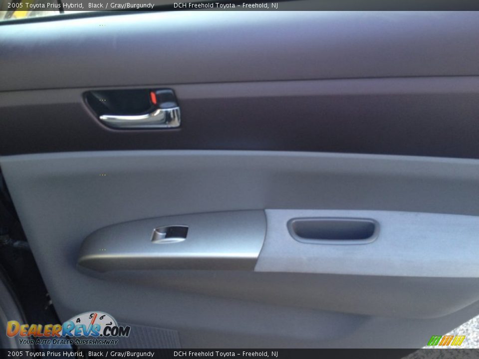 2005 Toyota Prius Hybrid Black / Gray/Burgundy Photo #19