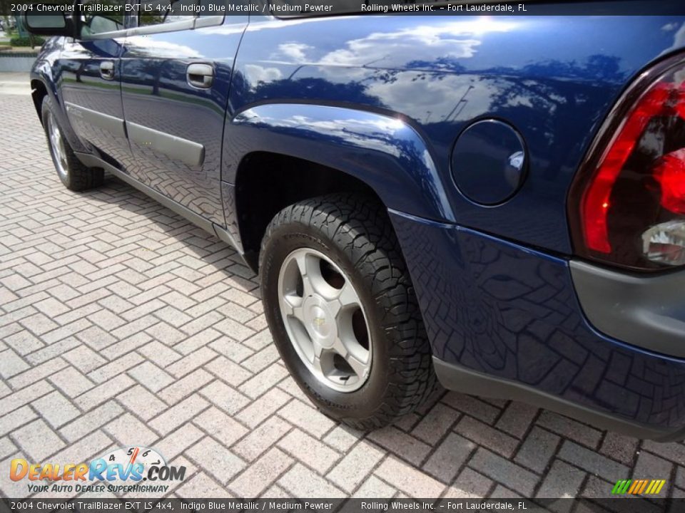 2004 Chevrolet TrailBlazer EXT LS 4x4 Indigo Blue Metallic / Medium Pewter Photo #24