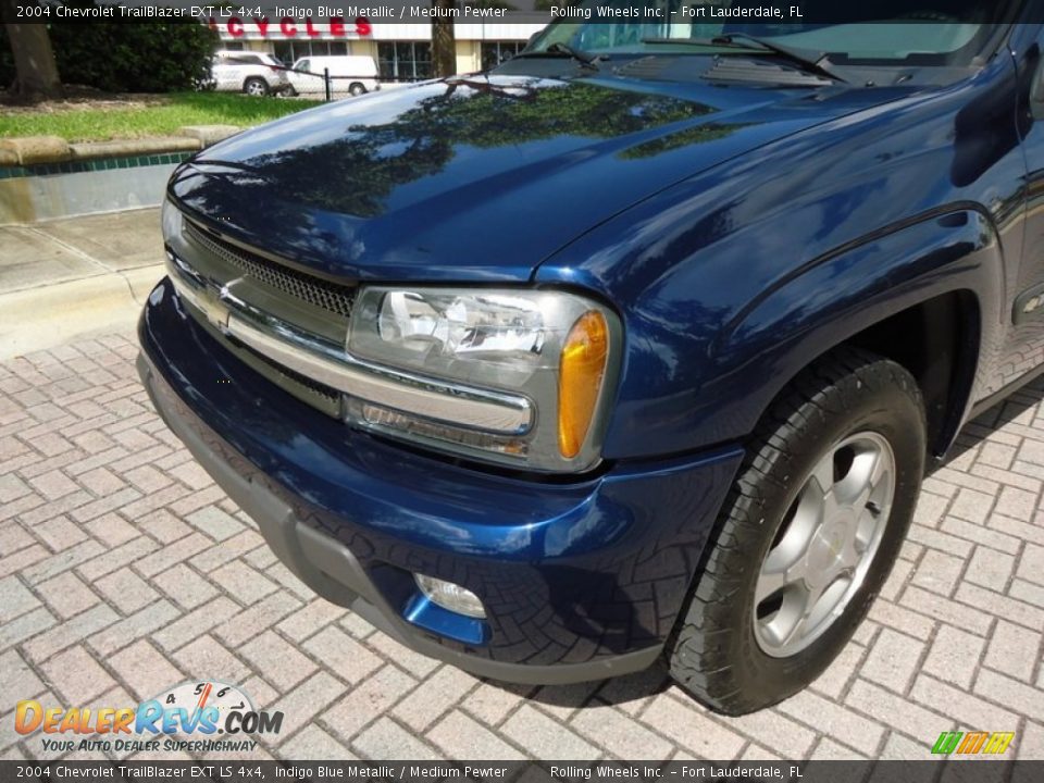 2004 Chevrolet TrailBlazer EXT LS 4x4 Indigo Blue Metallic / Medium Pewter Photo #28