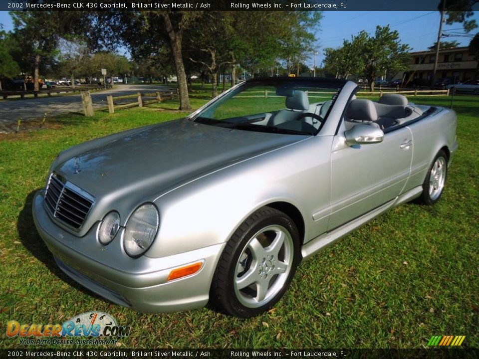 Front 3/4 View of 2002 Mercedes-Benz CLK 430 Cabriolet Photo #12