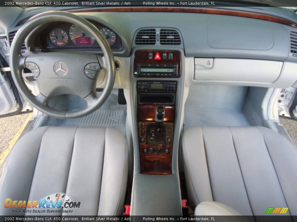 Dashboard of 2002 Mercedes-Benz CLK 430 Cabriolet Photo #24