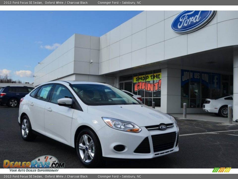 2013 Ford Focus SE Sedan Oxford White / Charcoal Black Photo #1